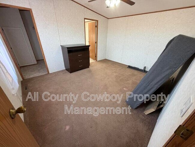 Building Photo - 3000 Pope Springs Rd