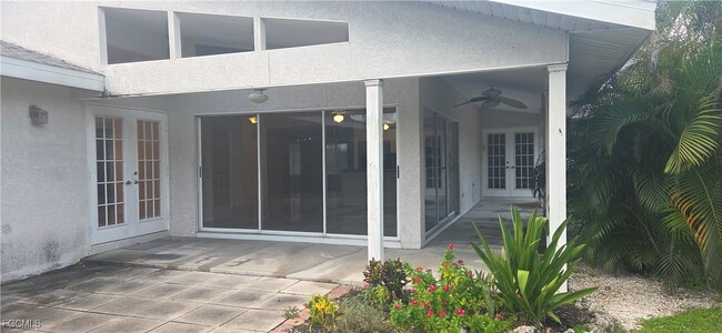 Building Photo - 526 102nd Ave N