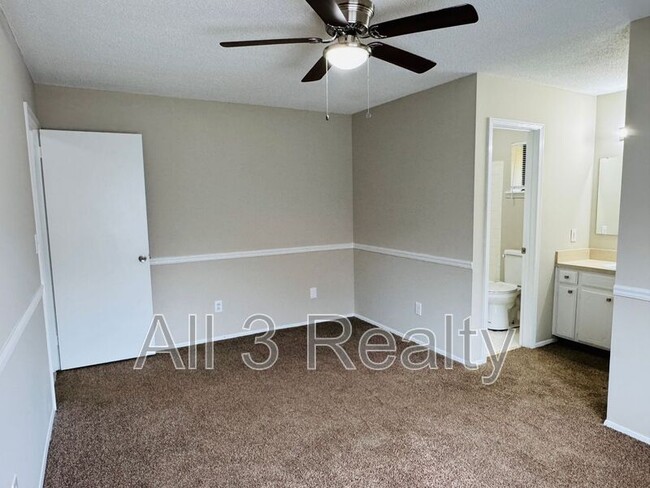 Building Photo - 4107 Beardsley Dr