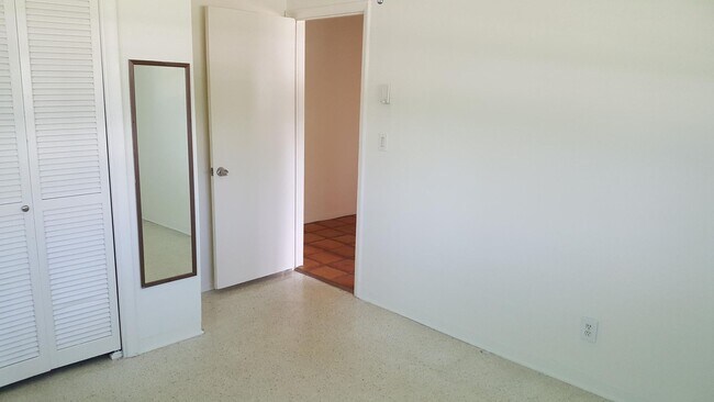 Building Photo - 1132 SW 3rd St