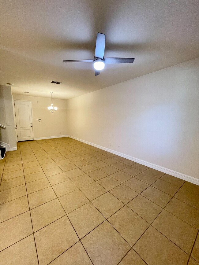 Building Photo - 10132 Eagle Creek Center Blvd