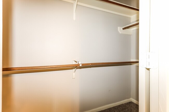 Building Photo - 25418 Barmby Dr