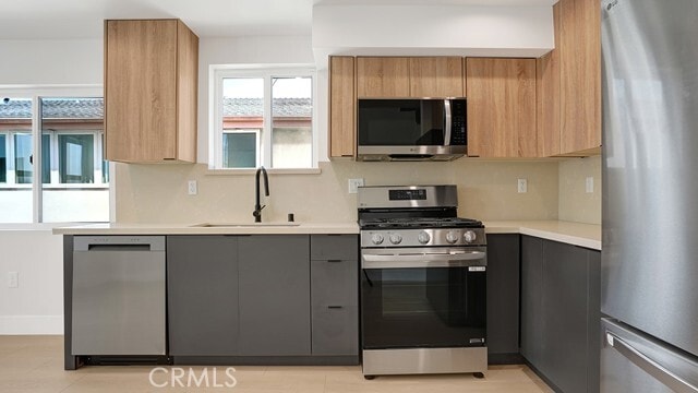 Building Photo - 1215 N Kingsley Dr