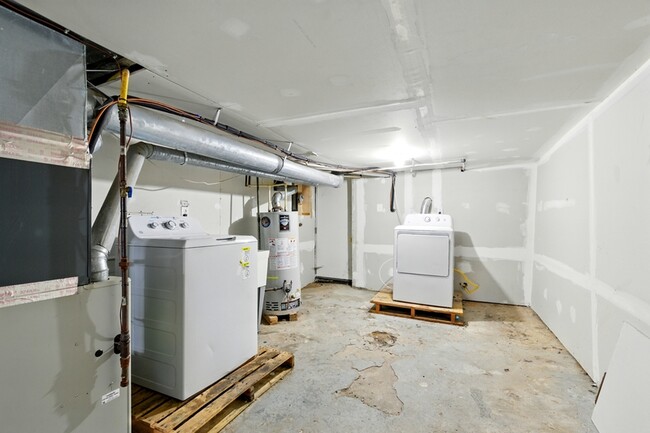 Building Photo - 1719 Darley Ave