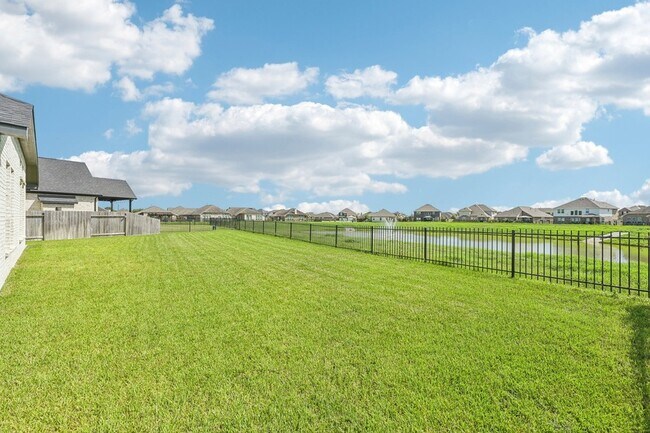 Building Photo - 409 Chardonnay Dr