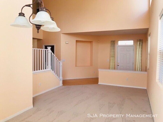 Building Photo - Large and Spacious Home in Renaissance Ridge!