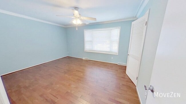 Building Photo - 3003 Overton Dr