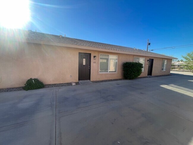 Building Photo - PALI3045