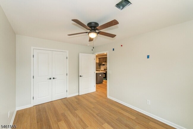 Building Photo - 39 Ledgewood Ave