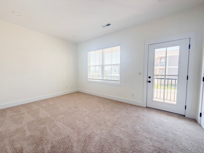 Building Photo - Spacious 3-Bedroom Townhome at Highbury | Modern Living Near Tennessee Tech