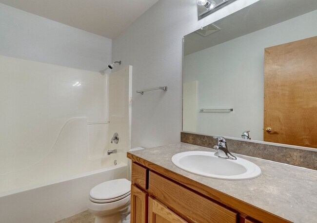 Building Photo - 2 Bd 2 Bath Home in 55+ Community