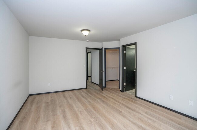 Building Photo - Charming 3BR/2.5BA in Desirable Gig Harbor...