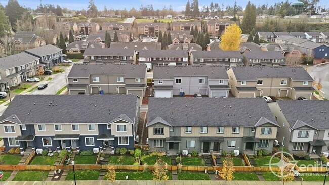 Building Photo - 11745 NE 22nd Way