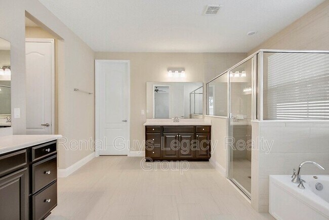 Building Photo - 10828 John Randolph Dr