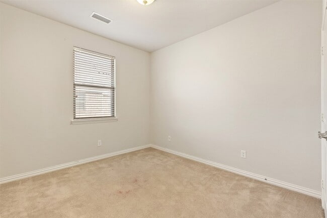 Building Photo - 201 Brick Row