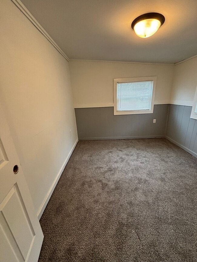 Building Photo - Spacious 3 Bedroom Home in South Council B...