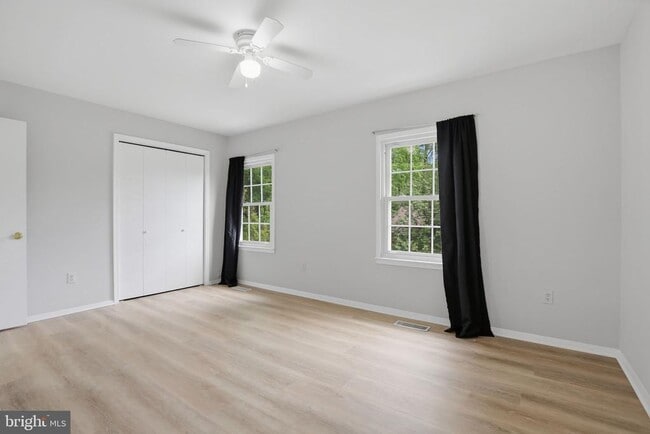 Building Photo - 7739 Tiverton Dr