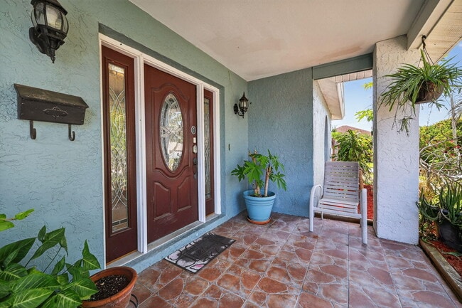 Building Photo - 6180 30th Ct S