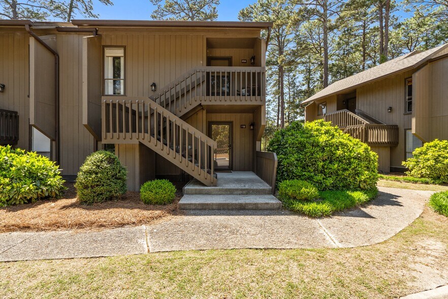 Primary Photo - 10 Pine Tree Rd
