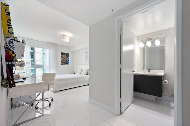 Building Photo - 300 Sunny Isles Blvd