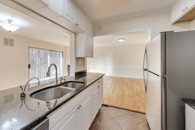 Building Photo - FRESH & READY -- Elegant 3 bedroom, 2.5 bath - 2 Level Condo!