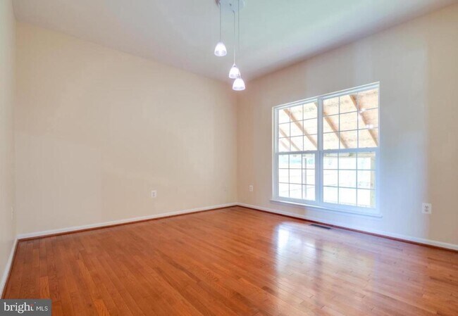 Building Photo - 8464 Hessian Hill Ct