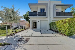 Building Photo - 3465 SW 3rd Ave