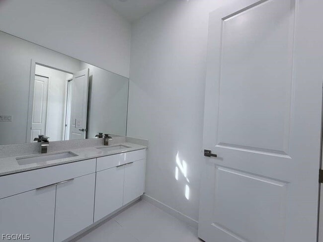 Building Photo - 477 Rayford St