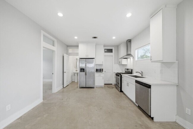 Building Photo - 603 Edgewood St