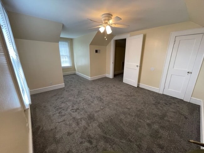 Building Photo - 4 Bedroom 2 bath home with garage in beautiful downtown Graham!