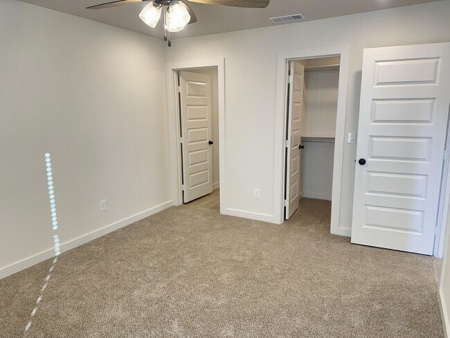 Building Photo - 517 E 23rd St