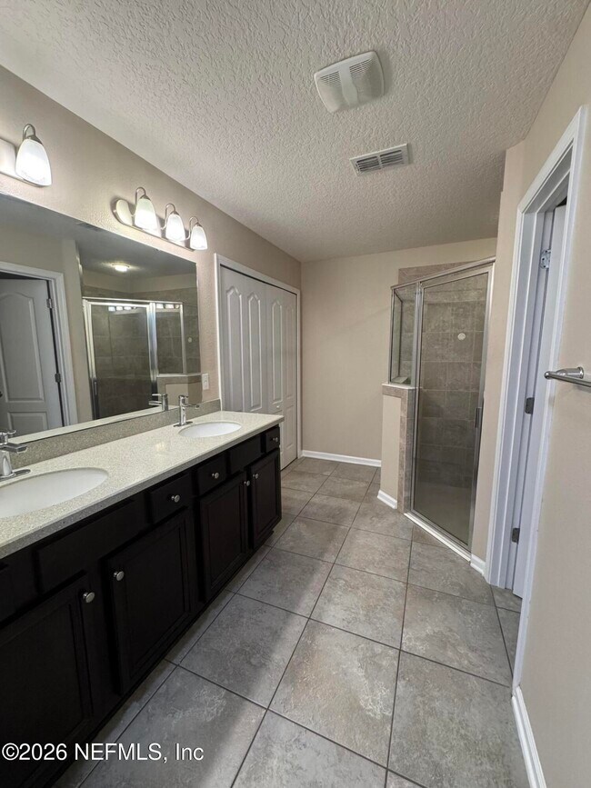 Building Photo - 5409 Parkside Lakes Dr