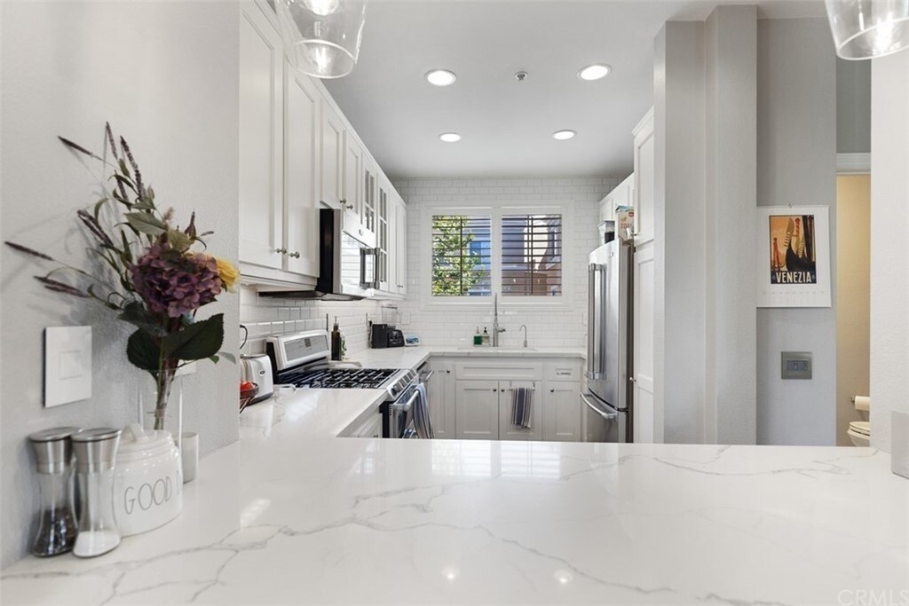 Building Photo - 3401 S Main St