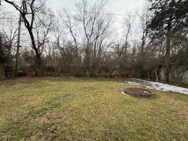 Building Photo - 1582 Bluebird Ln