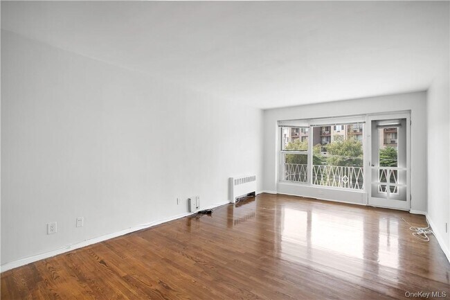 Building Photo - 730 Pelham Rd