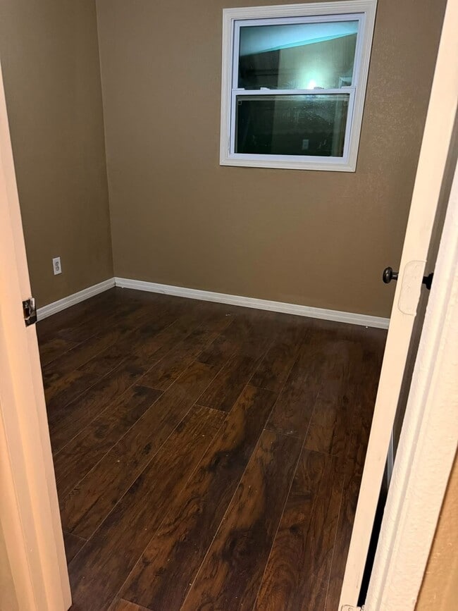 Building Photo - 10495 118th Ave N