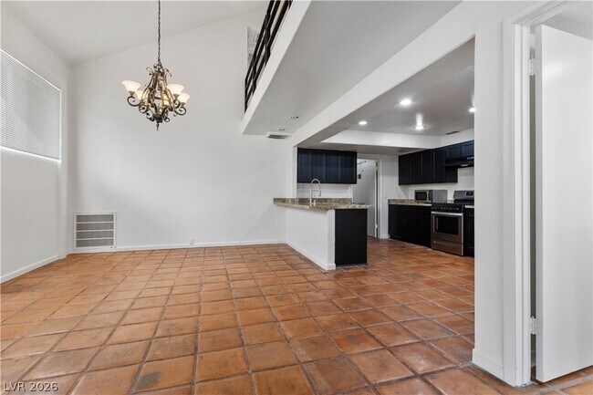 Building Photo - 908 Vegas Valley Dr