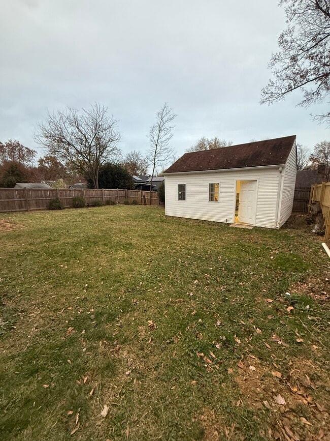 Building Photo - 9809 Montauk Ave