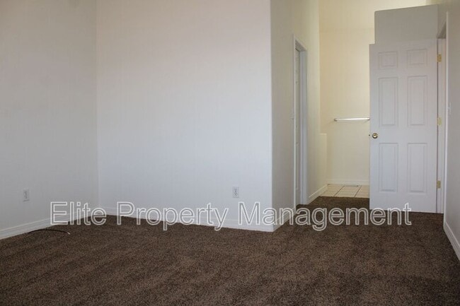 Building Photo - 169 S Stardust Dr