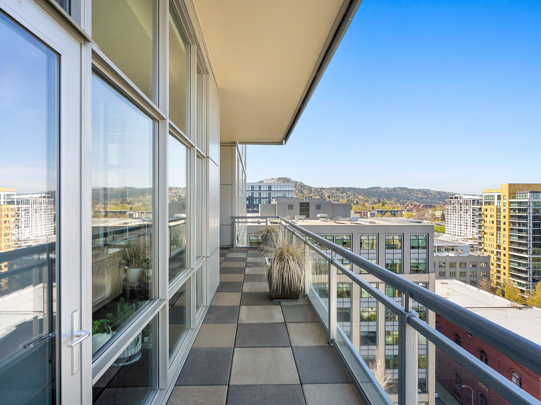 Building Photo - 1025 NW Couch St