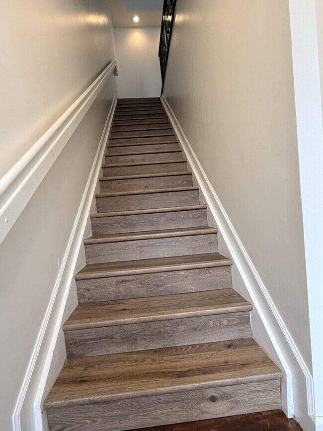 Building Photo - 10440 SW Stephanie Way