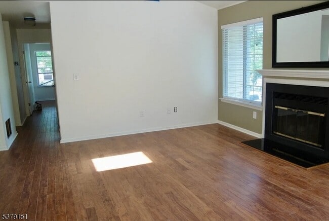 Building Photo - 53 Foxwood Ct