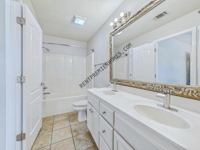 Building Photo - 29 Green Apple Dr