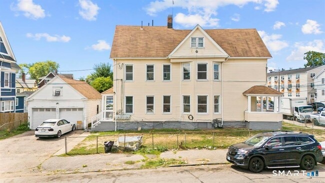 Building Photo - 725 Beechwood Ave