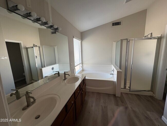 Building Photo - 1472 E Constitution Dr