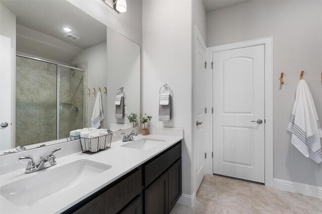 Building Photo - 312 Stone Cyn Dr
