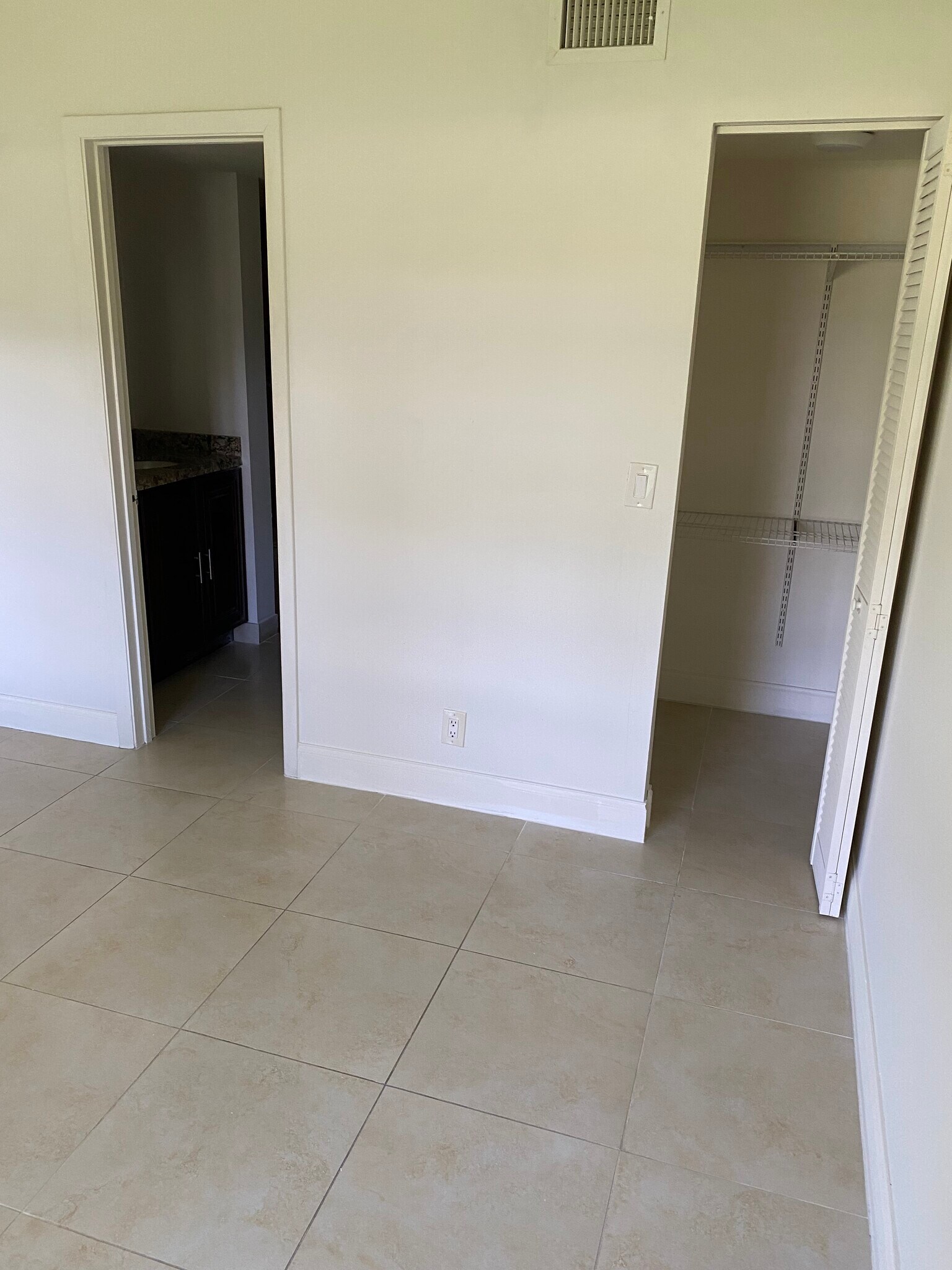 Master Bedroom with walk in closet and Master Bathroom - 21900 Lake Forest Cir