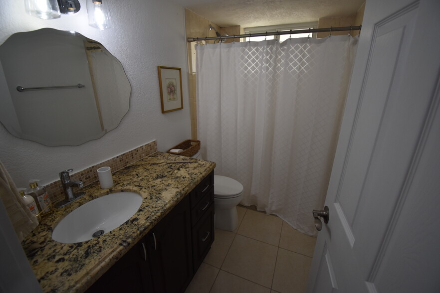 Building Photo - 8469 SW 137th Ave