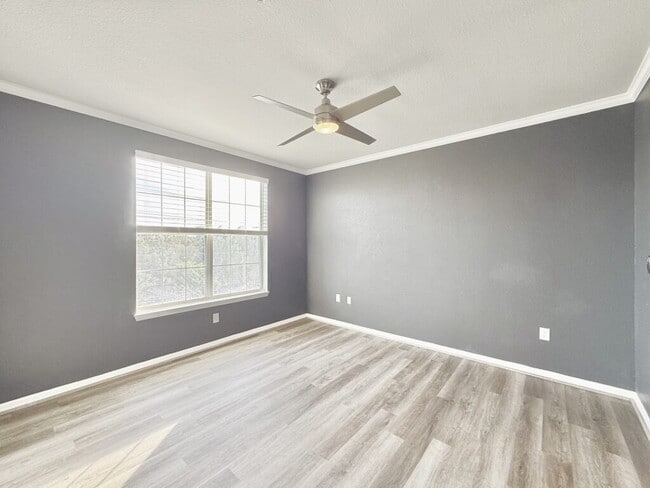 Building Photo - 4221 W Spruce St