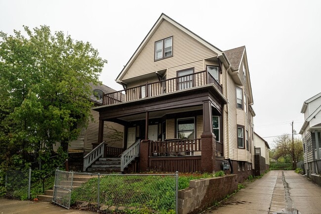 Building Photo - Classic Charm with Modern Updates - Upper ...